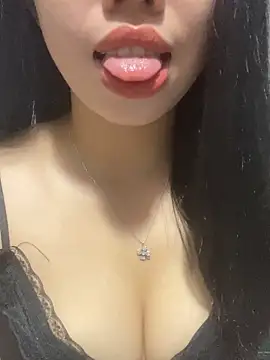 Rose-babyx online show from May 20, 1:30 pm