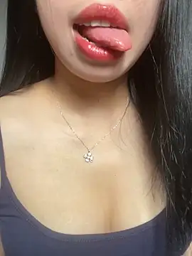 Rose-babyx online show from May 13, 2:17 am