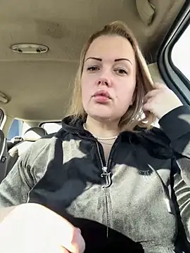 Piccolamonella29 online show from February 15, 1:54 pm