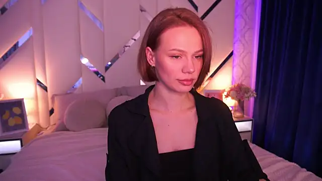 ShyySiren online show from May 12, 1:18 pm