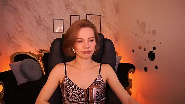 ShyySiren online show from April 30, 4:34 pm