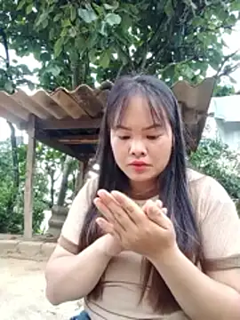 emilyzz online show from May 13, 9:59 am