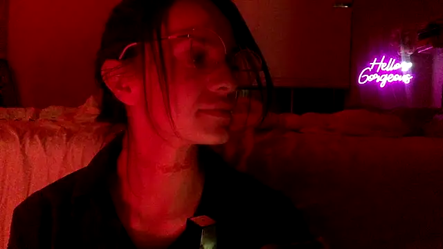 Texxaspearl online show from April 7, 9:55 am