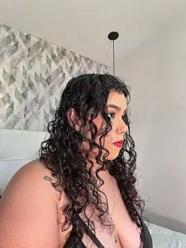 krisstenSantos online show from May 15, 6:21 pm