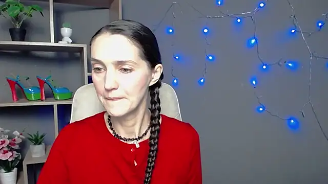 TayaFinch online show from November 18, 2:40 pm