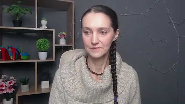 TayaFinch online show from November 9, 2:02 pm