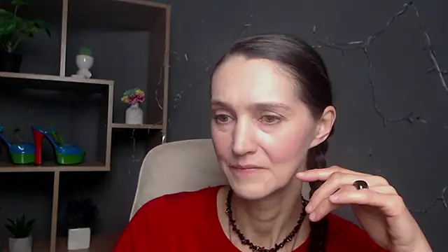 TayaFinch online show from November 16, 1:55 pm