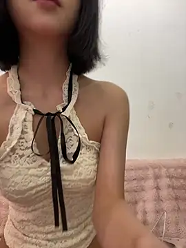 qiqi x online show from March 12, 2:31 pm