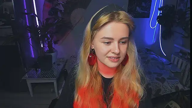Alexa  Pears online show from September 27, 3:08 pm