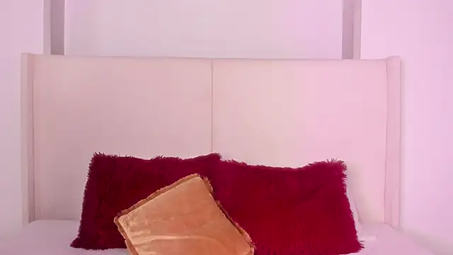 Sofi glow online show from May 12, 9:32 pm