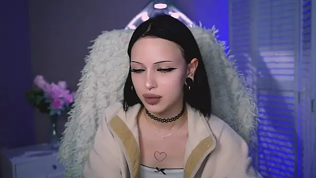 MiaCain online show from September 21, 4:16 pm