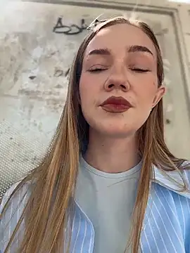 MilaMoone online show from May 17, 11:42 am
