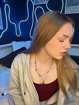 MilaMoone online show from February 19, 2:05 pm