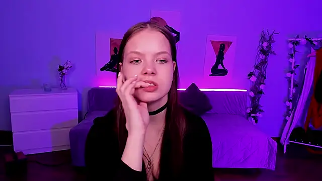 BetsyKiss online show from April 22, 5:10 pm
