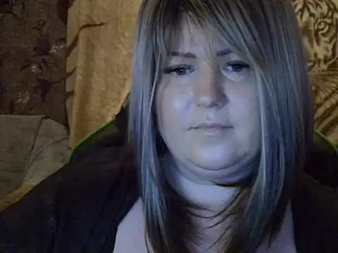 YuliiaSan online show from December 5, 7:26 pm