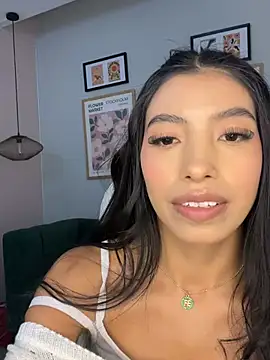 Tiffany Low online show from May 17, 3:44 pm