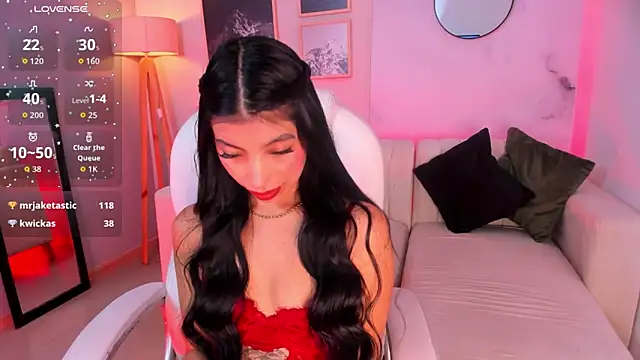 Tiffany Low online show from February 14, 1:35 pm