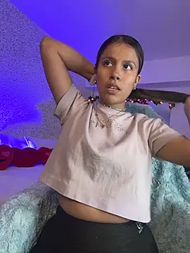 EMILIIA RICHTER   online show from February 3, 7:29 pm