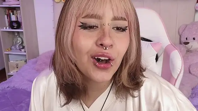 NekoWaifu online show from May 12, 4:13 pm