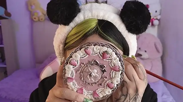 NekoWaifu online show from May 22, 2:59 pm