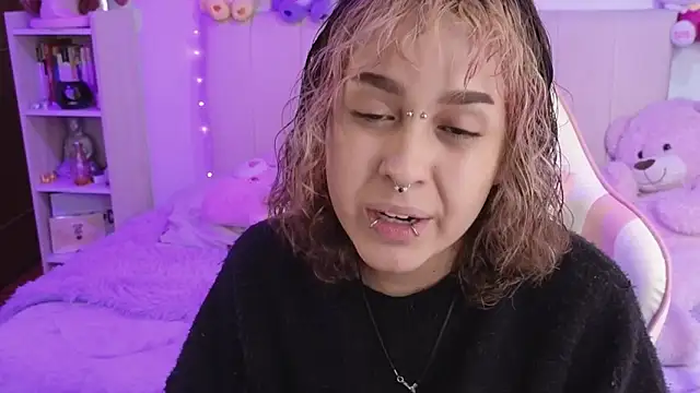 NekoWaifu online show from May 5, 2:53 pm