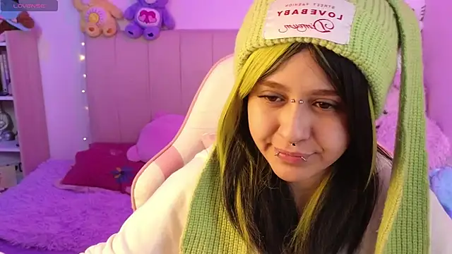 NekoWaifu online show from May 26, 3:22 pm