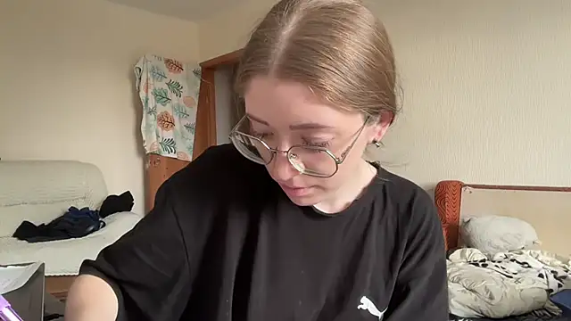 MargarettNewbie online show from October 7, 8:52 am