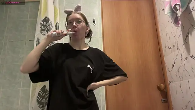 MargarettNewbie online show from October 14, 6:38 am