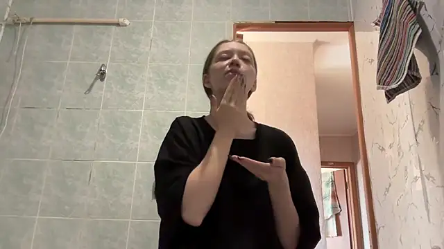 MargarettNewbie online show from September 19, 4:33 am