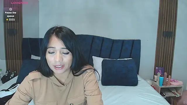 MiaHotmez online show from October 1, 12:10 pm