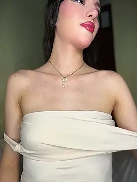 Emily-hottson online show from May 16, 2:36 am