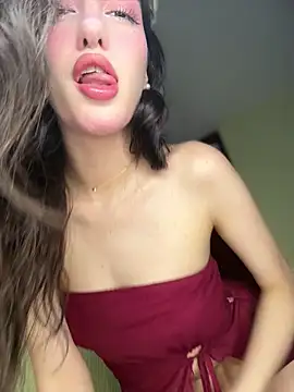 Emily-hottson online show from May 23, 2:32 am