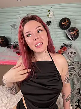 EvaNude- online show from October 31, 11:20 pm