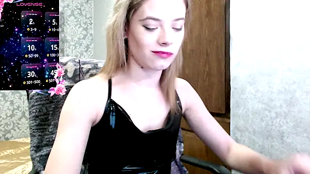 Snapshot of Kate__Loves chatting on September 24, 6:18 pm Kate Loves online show from September 24, 6:18 pm