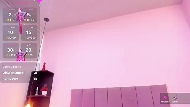 HoollyHendrix online show from October 27, 8:36 pm