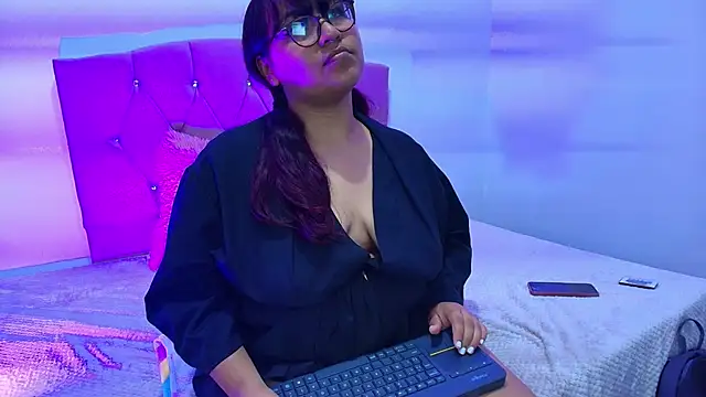 Ruby Nooir online show from September 18, 1:04 am