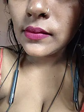 Jasmine Januja online show from July 31, 2:56 am