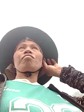 donna-bae online show from March 17, 9:57 am