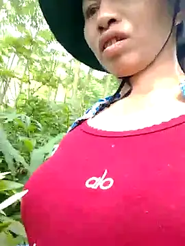 donna-bae online show from May 7, 1:32 am