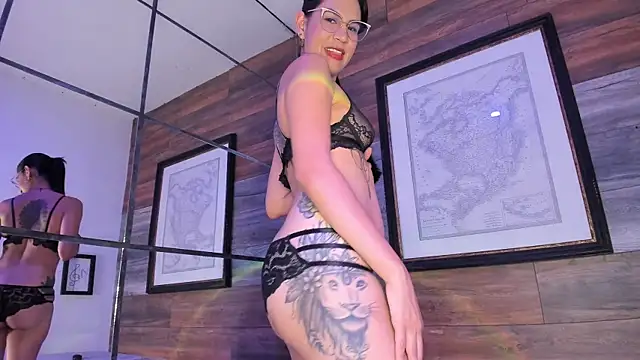 ScarlettQu33n online show from October 4, 6:01 pm