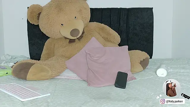 Natashaparker   online show from May 24, 11:14 pm