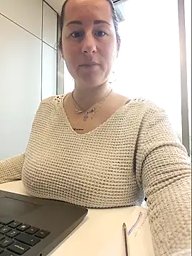 bichota85 online show from February 17, 11:20 am