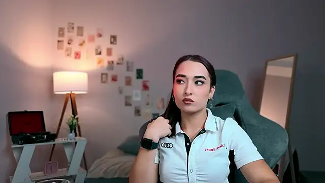 yourfitoviolett online show from September 20, 3:43 pm