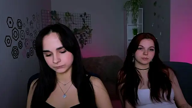 ariana ross7 online show from April 21, 9:49 am