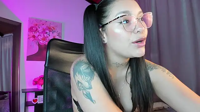 miawhite x1 online show from November 15, 1:23 pm