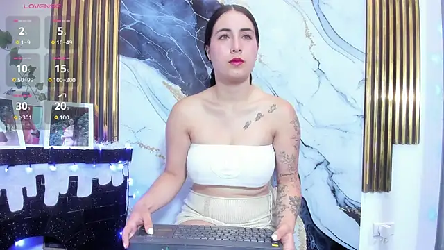 brittanyy20 online show from January 6, 12:20 pm