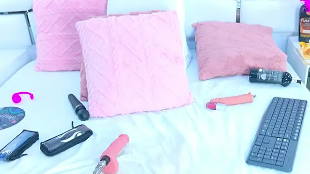 SabrinnaTaylor online show from May 10, 8:33 pm