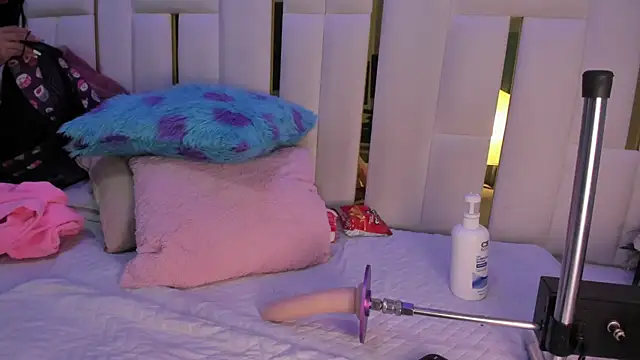 mia vy online show from April 1, 4:24 am