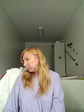 JenyJansi online show from October 3, 12:32 pm