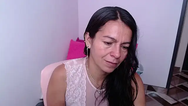 camilavargas  online show from February 16, 4:18 pm